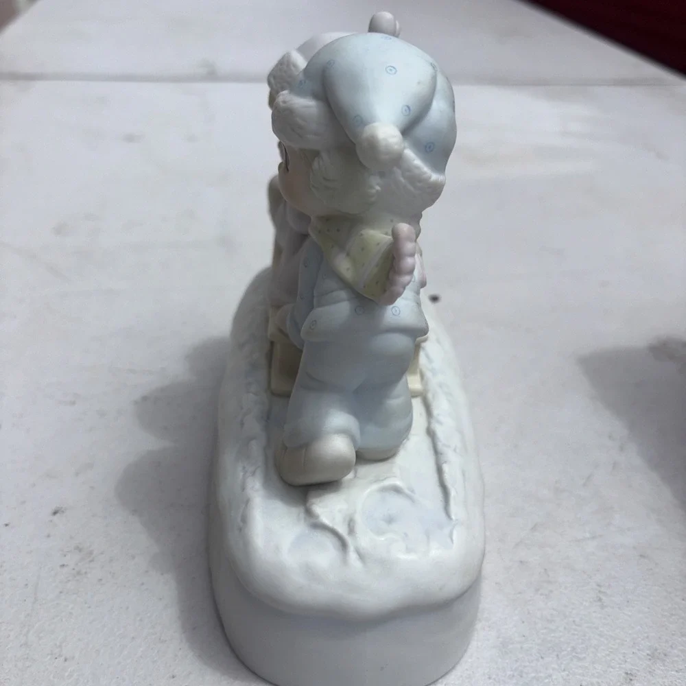 Precious Moments Figurines 